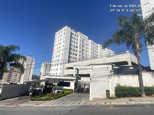 Apartamento 2 quartos, 1 banheiro, 1 vaga, 43.81m² privativos