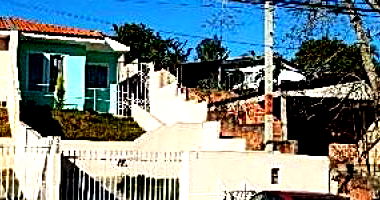 Casa com 2 quartos, 1 banheiro e vaga de garagem