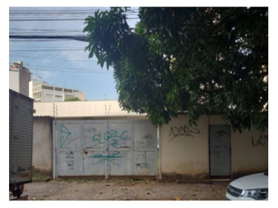 Terreno de 439 m² com área construída de 208 m²