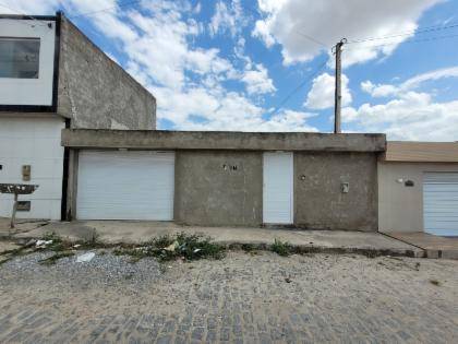 Casa com 2 quartos, 1 banheiro e 68m² construídos, ocupada