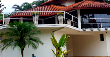 Casa com 6 dormitórios em Ubatuba, SP