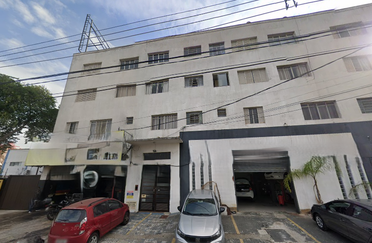 Apartamento com 1 quarto, 1 banheiro, 1 vaga e 61,63m² construídos, ocupado