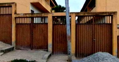 Casa Duplex em Condomínio com 2 Quartos e 2 Banheiros