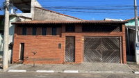 Casa com 2 quartos e 2 banheiros, 218,12 m² construídos, ocupada