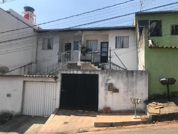 Casa com 3 Quartos e 1 Vaga em Ibirité