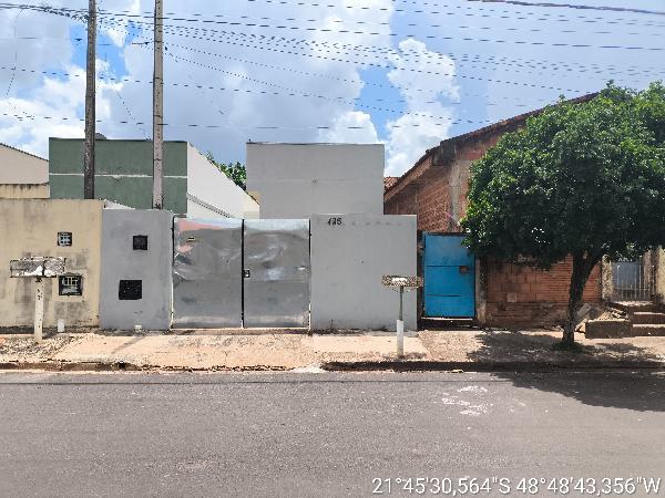 Casa com 2 quartos e 1 vaga em Ibitinga/SP