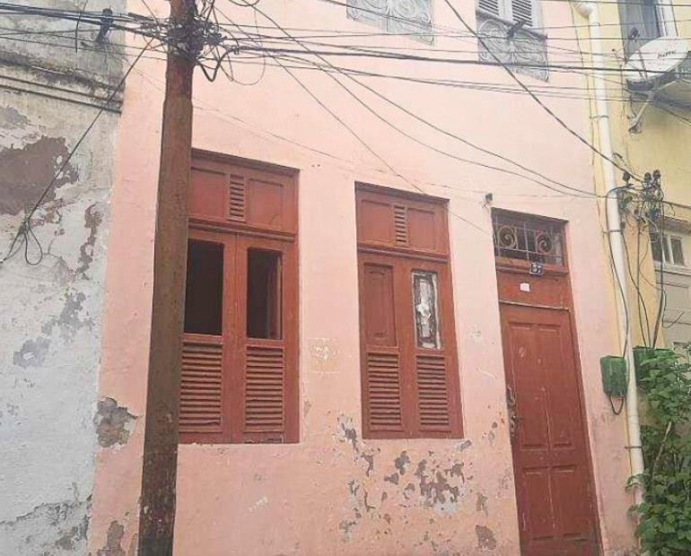 Casa com 84m², 1 quarto, ocupada, ideal para investimento