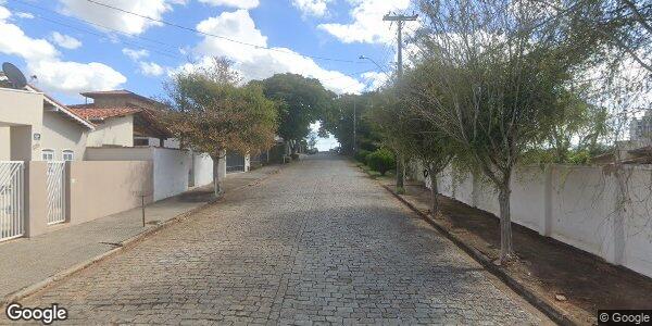 Terreno amplo de 503m² com localização residencial e matrícula regular