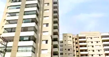 Apartamento com 2 vagas e depósito em Campo Grande