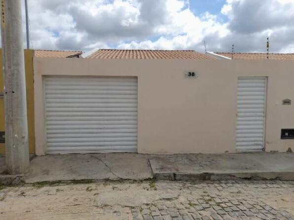 Casa com 2 quartos, 1 banheiro, 60m² área privativa, 1 vaga