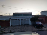 Casa com 163m² em terreno de 340m², 3 quartos, desocupada