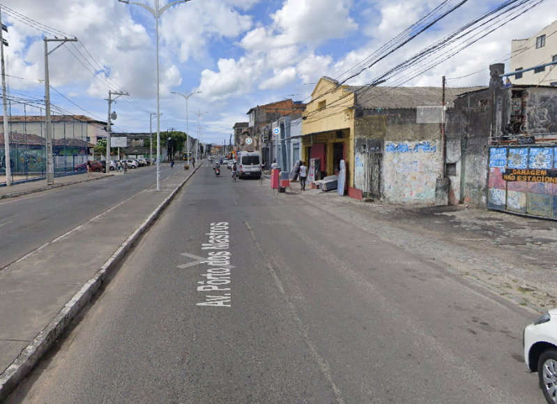 Terreno comercial com 917,80 m², acesso duplo, zona mista