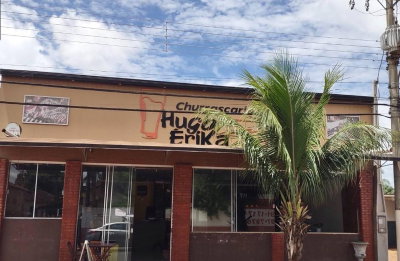 Imóvel comercial com 1.000m², 2 churrasqueiras e salão em Santa Rita do Pardo