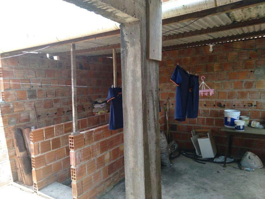 Casa com 3 quartos, 2 banheiros e 118m² construída, ocupada