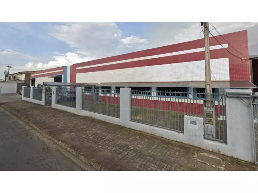 Prédio Industrial em leilão com 2.990m² de terreno