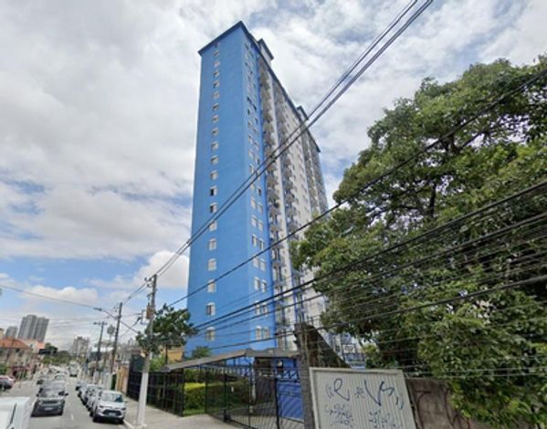 Apartamento duplex com 2 quartos, 2 banheiros e 2 vagas de garagem