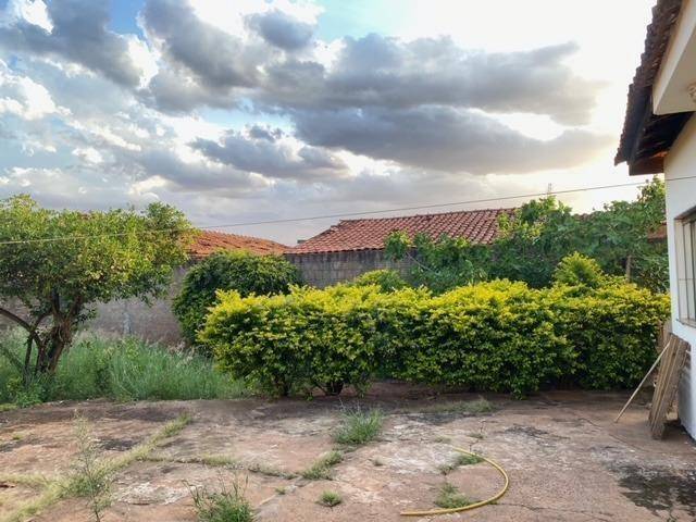 Casa com 3 quartos, 2 banheiros, 1 vaga, 115m² construída, ocupada