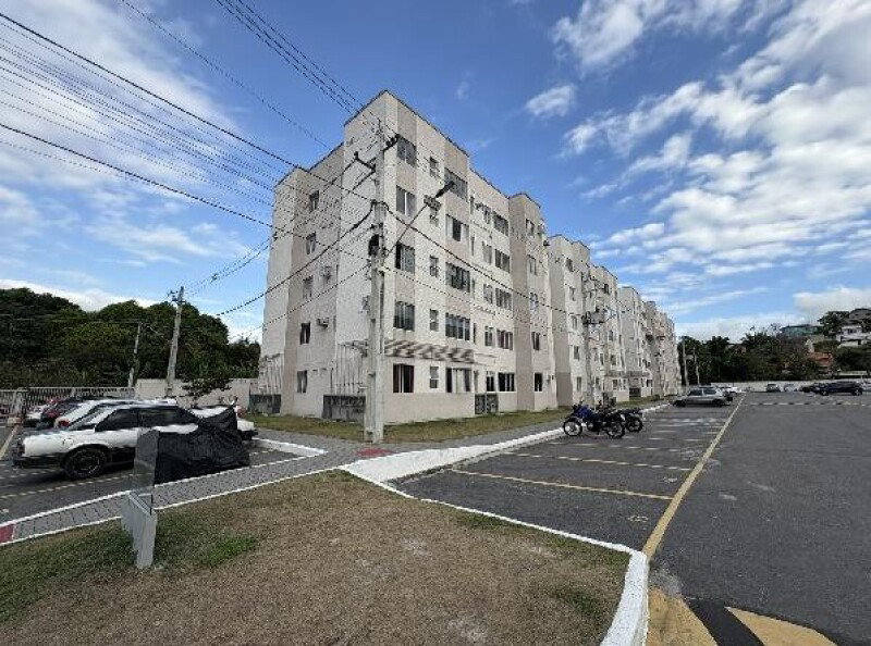 Apartamento em São Gonçalo com 2 quartos