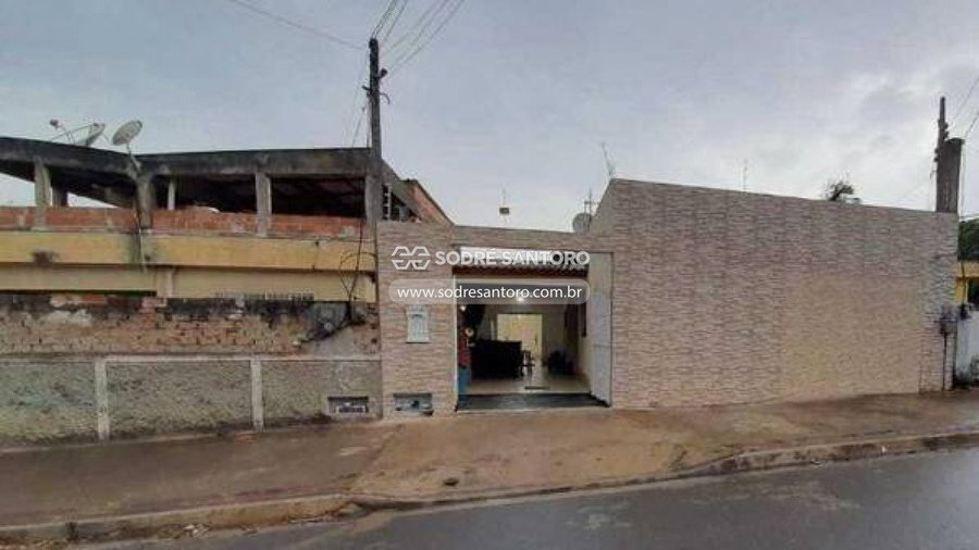 Casa Residencial com 4 Quartos e 2 Vagas em Campos dos Goytacazes