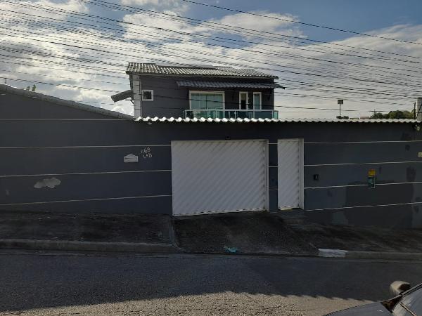 Casa com 3 Quartos, 272 m² de Área Construída