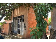 Casa com 4 quartos em Serranópolis/GO