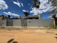 Casa 3 quartos, 2 banheiros, 224m², ocupada
