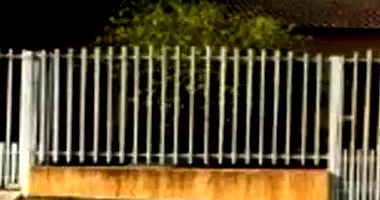 Casa em Leilão com 3 Quartos e 2 Banheiros