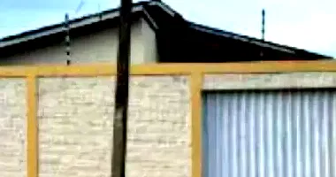 Casa com 52,6m² construída e terreno de 285m², imóvel ocupado