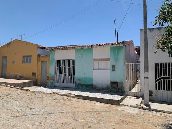 Casa com 2 Quartos e Terraço em Florania