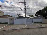 Casa em condomínio com 2 quartos e 3 vagas em Maricá, RJ