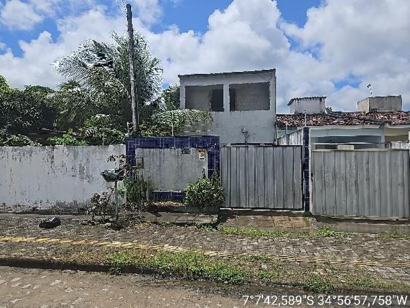 Casa com 2 quartos, 150m², 2 banheiros