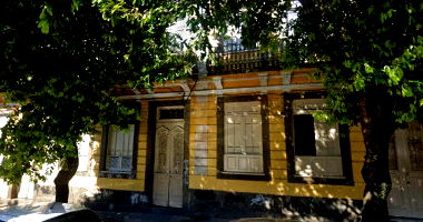 Prédio Comercial na Rua Santo Amaro, 73 - Glória