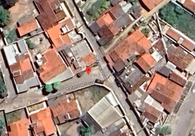 Casa com 4 Quartos, 2 Salas e Garagem para 2 Carros