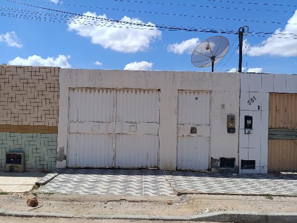 Casa com 2 Quartos e 1 Vaga em Itaberaba