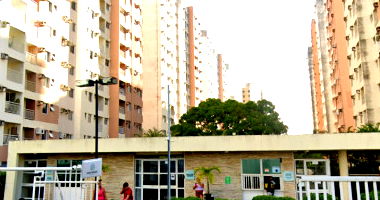 Apartamento em Condomínio Club com 3 Quartos e 2 Banheiros