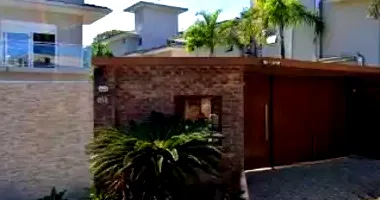 Casa de Luxo em Leilão com 312m² na Praia da Baleia