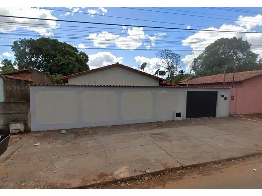 Casa Ocupada no Setor Palmares com 200,19m²