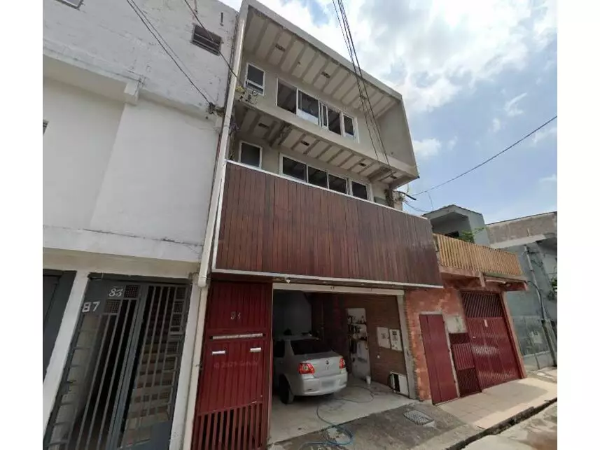 Prédio Comercial em Leilão com 150m² de Terreno