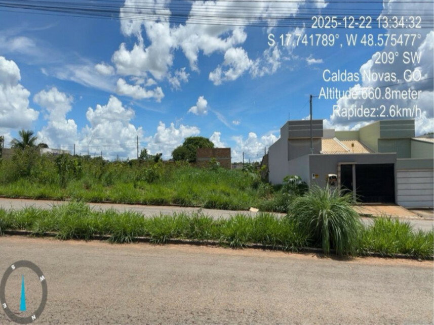 Terreno de 360m² em loteamento com infraestrutura
