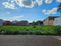 Espaçoso Terreno de 180m² Ideal para Construção