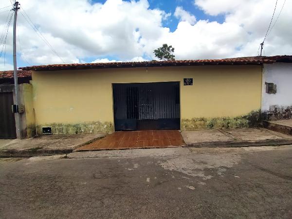 Casa com 90m², 150m² terreno, 1 quarto, 1 banheiro, sala e cozinha