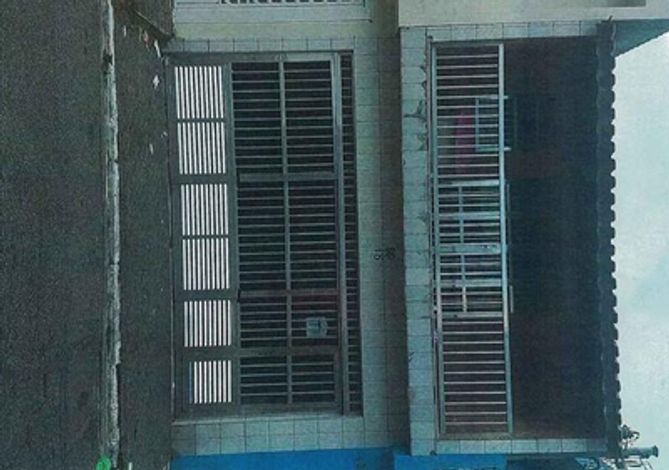Terreno com sobrado em Itaqueha, 3 moradias e 2 garagens
