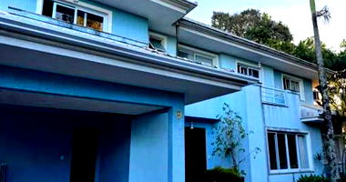 Casa residencial com 272,41m² construída em condomínio fechado