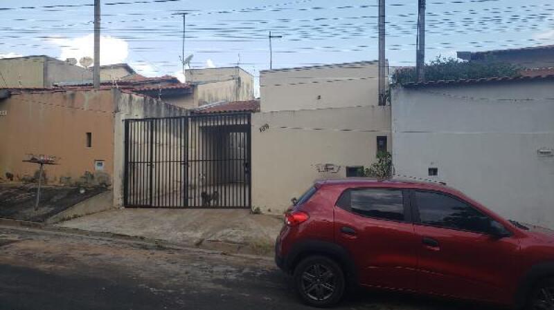 Casa com 2 quartos, 1 banheiro, 77.02 m²