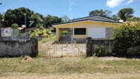 Casa com 4 quartos, 1 banheiro e piscina