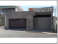 Casa com 3 quartos, 2 banheiros e 1 vaga de garagem