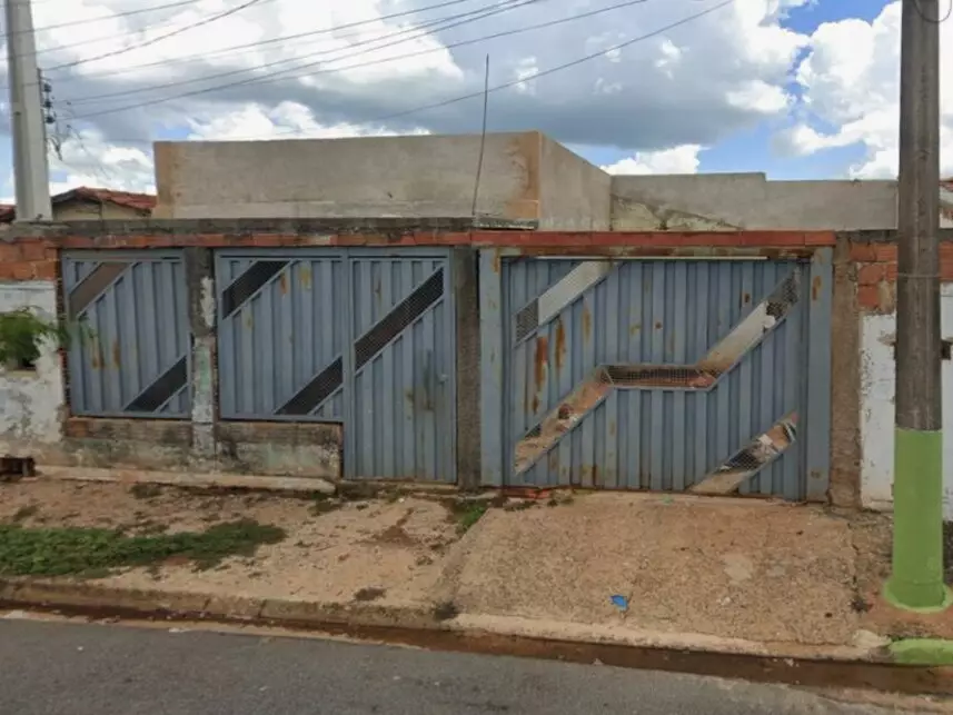 Casa com 3 dormitórios, 2 vagas e 90,80m² construídos