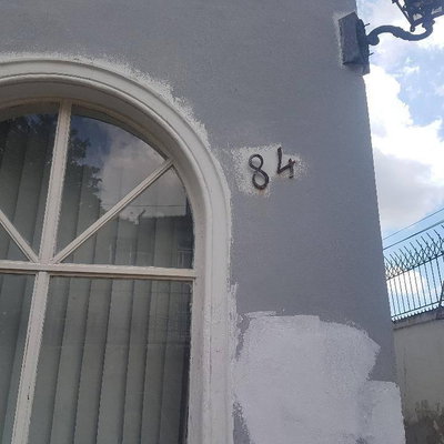 Casa com 5 quartos, 2 banheiros, 374m² de área construída, ocupada