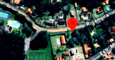 Terreno limpo com galinheiro, declive leve, 2187m²