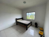 Casa com 2 Quartos e 2 Banheiros em Condomínio